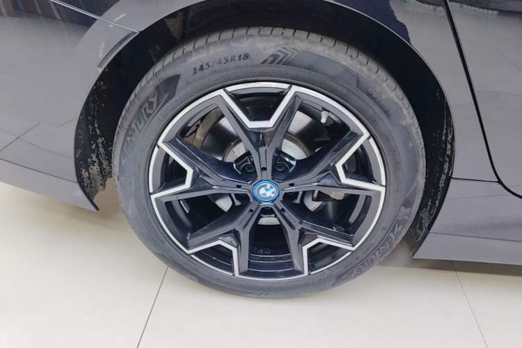 Used BMW i3 2023 eDrive 40 L Midnight Sports Package Right Rear Wheel Hub