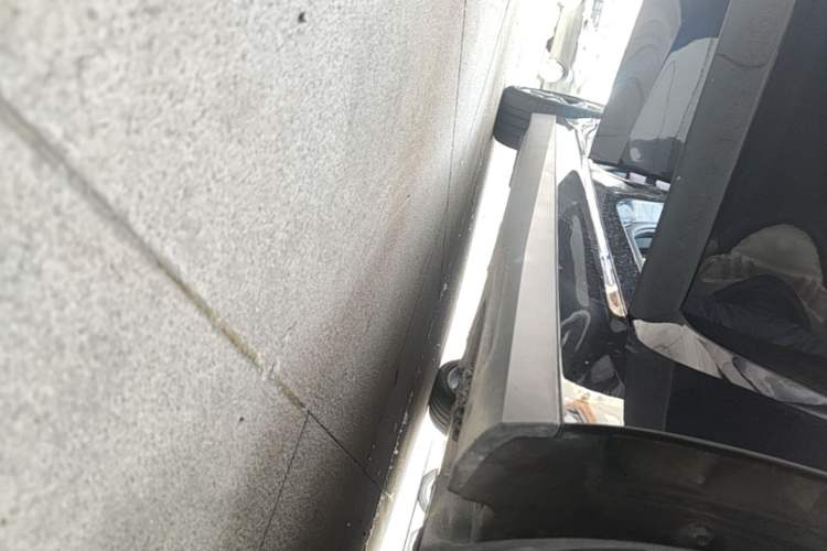 Used BMW i3 2023 eDrive 40 L Midnight Edition Right Side Sill