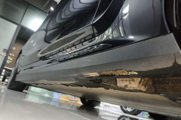 Used BMW i3 2023 eDrive 40 L Midnight Sports Package Right Side Sill