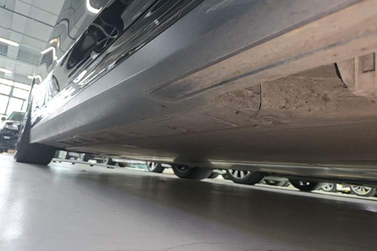 Used BMW i3 2023 eDrive 40 L Midnight Edition Right Side Sill