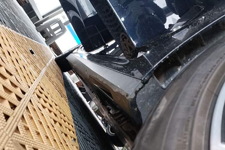Used BMW i3 2023 eDrive 40 L Midnight Edition Right Side Sill