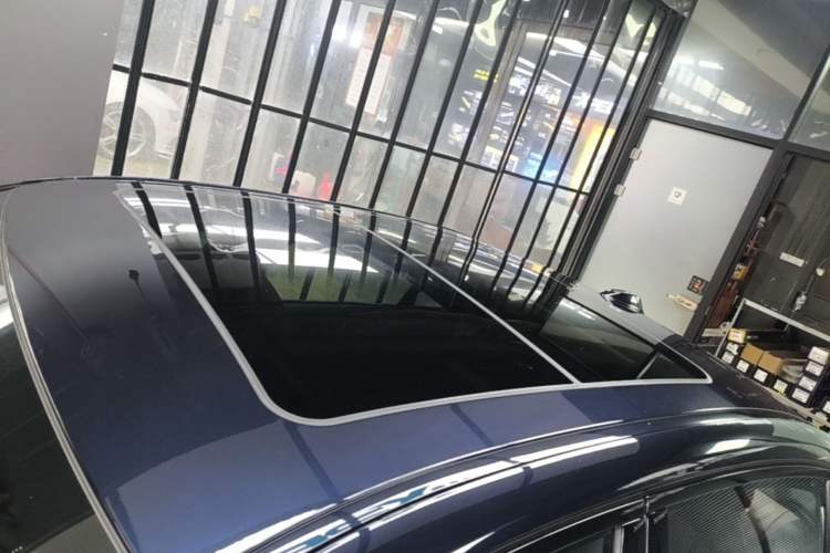 Used BMW i3 2023 eDrive 40 L Midnight Sports Package Roof