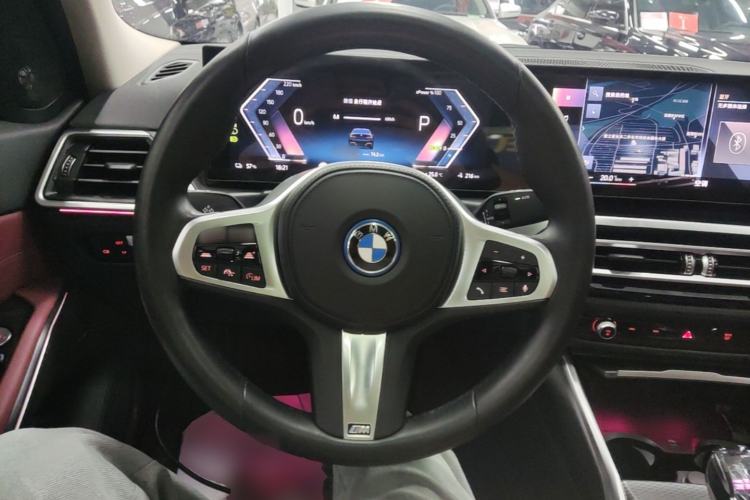 Used BMW i3 2023 eDrive 40 L Midnight Sports Package Steering Wheel