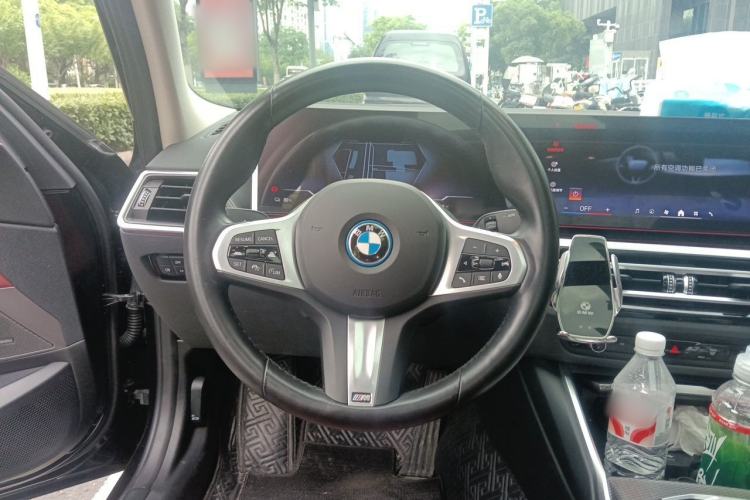 Used BMW i3 2023 eDrive 40 L Midnight Sports Package Steering Wheel