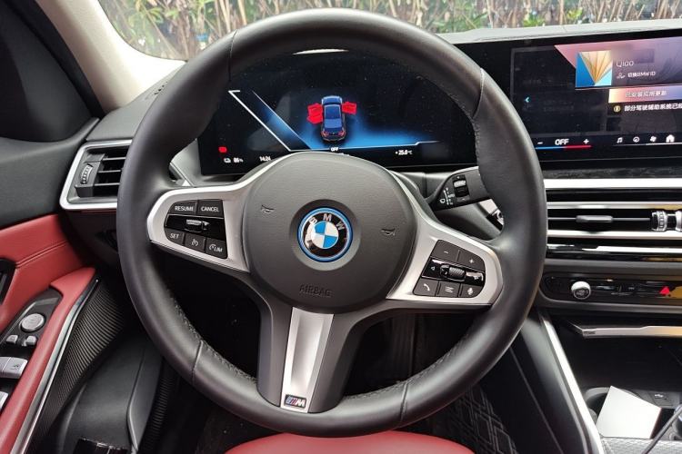 Used BMW i3 2023 eDrive 40 L Midnight Edition Steering Wheel