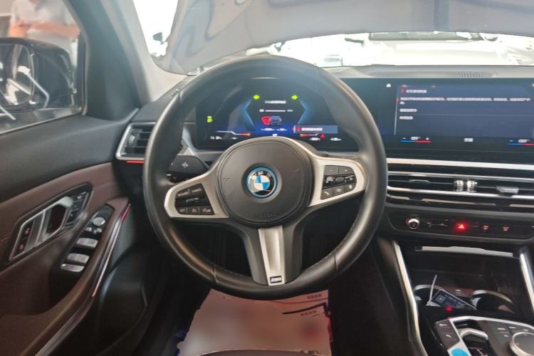 Used BMW i3 2023 eDrive 40 L Midnight Edition Steering Wheel