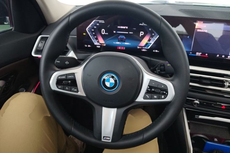 Used BMW i3 2023 eDrive 40 L Midnight Edition Steering Wheel
