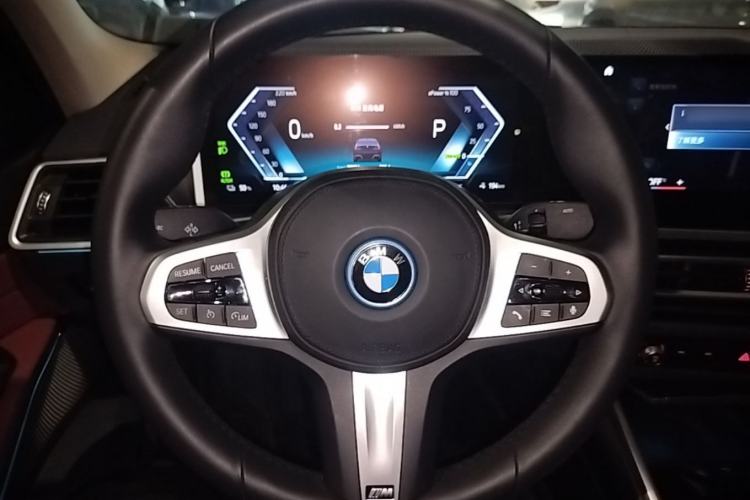 Used BMW i3 2023 eDrive 40 L Midnight Edition Steering Wheel