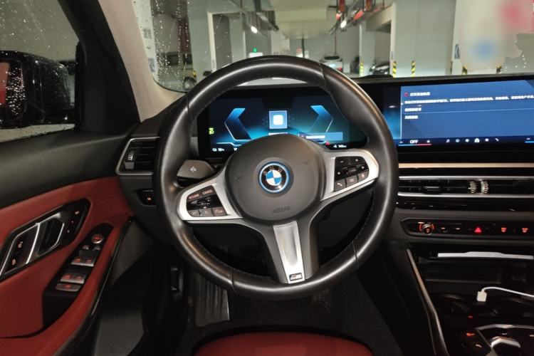 Used BMW i3 2023 eDrive 40 L Midnight Edition Steering Wheel