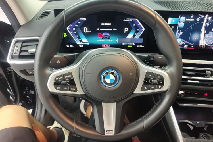 Used BMW i3 2023 eDrive 40 L Midnight Edition Steering Wheel