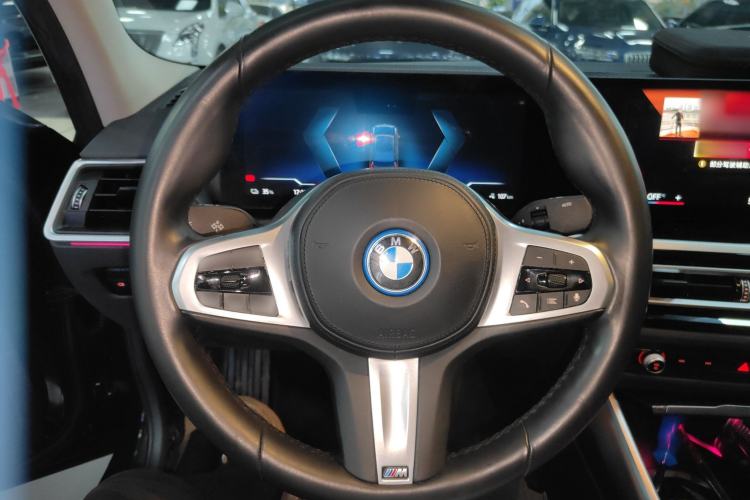 Used BMW i3 2023 eDrive 40 L Midnight Edition Steering Wheel