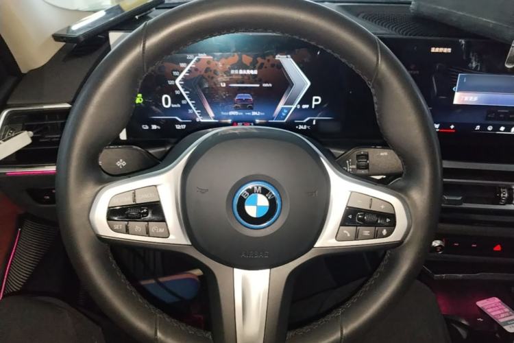 Used BMW i3 2023 eDrive 40 L Midnight Sports Package Steering Wheel