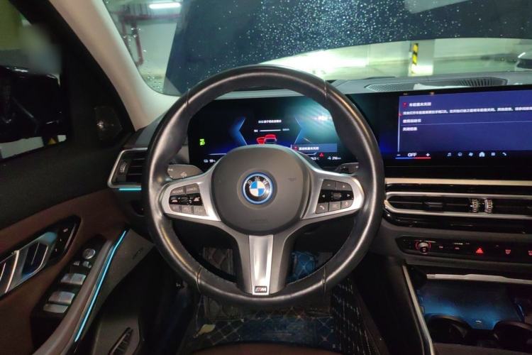 Used BMW i3 2023 eDrive 40 L Midnight Sports Package Steering Wheel