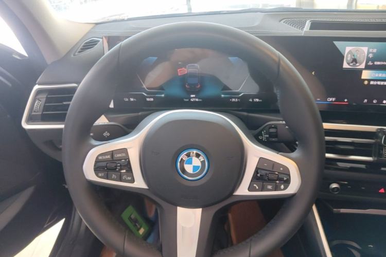Used BMW i3 2023 eDrive 40 L Midnight Edition Steering Wheel