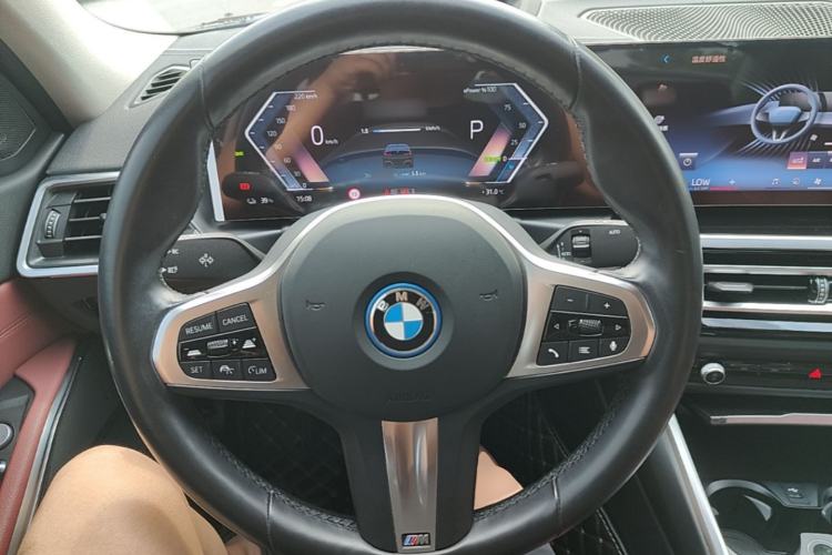 Used BMW i3 2023 eDrive 40 L Midnight Sports Package Steering Wheel
