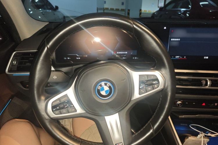 Used BMW i3 2023 eDrive 40 L Midnight Edition Steering Wheel