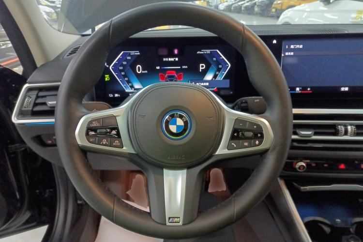 Used BMW i3 2023 eDrive 40 L Midnight Sports Package Steering Wheel