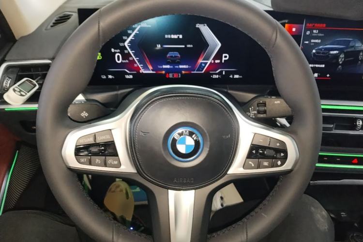 Used BMW i3 2023 eDrive 40 L Midnight Edition Steering Wheel