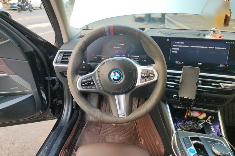 Used BMW i3 2023 eDrive 40 L Midnight Sports Package Steering Wheel