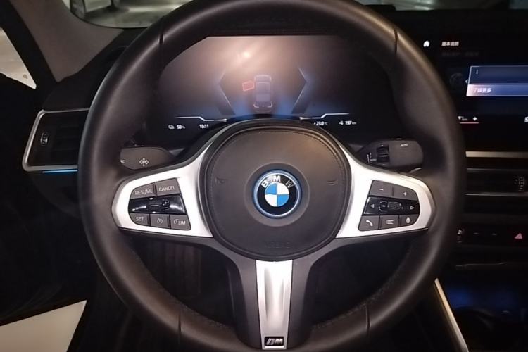 Used BMW i3 2023 eDrive 40 L Midnight Edition Steering Wheel