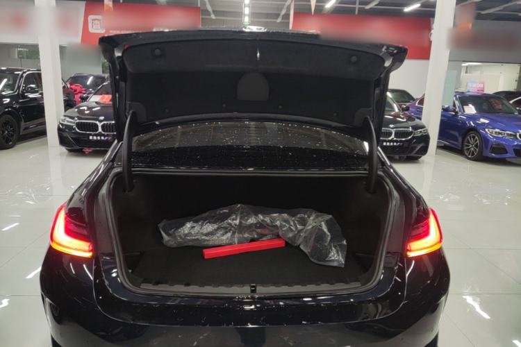 Used BMW i3 2023 eDrive 40 L Midnight Sports Package Trunk
