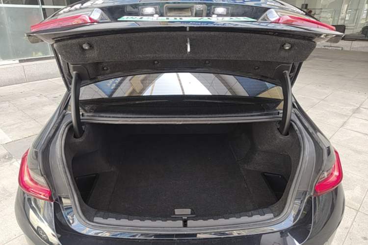 Used BMW i3 2023 eDrive 40 L Midnight Edition Trunk