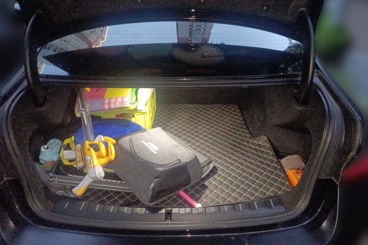 Used BMW i3 2023 eDrive 40 L Midnight Edition Trunk