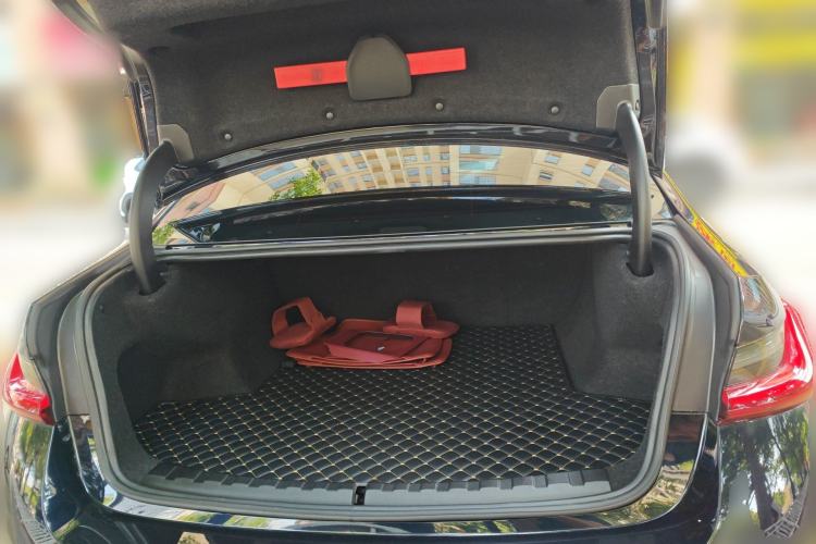 Used BMW i3 2023 eDrive 40 L Midnight Sports Package Trunk