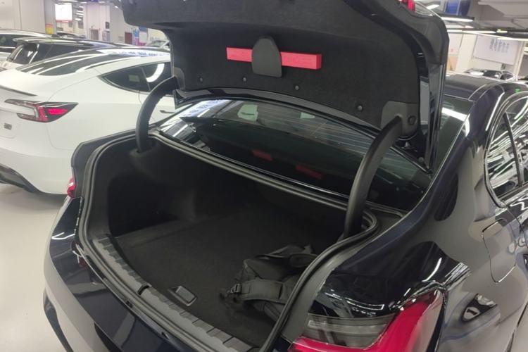 Used BMW i3 2023 eDrive 40 L Midnight Edition Trunk