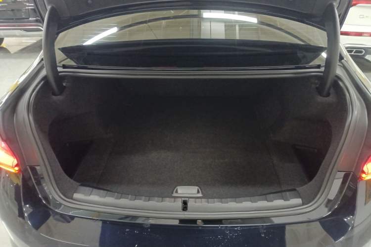 Used BMW i3 2023 eDrive 40 L Midnight Sports Package Trunk