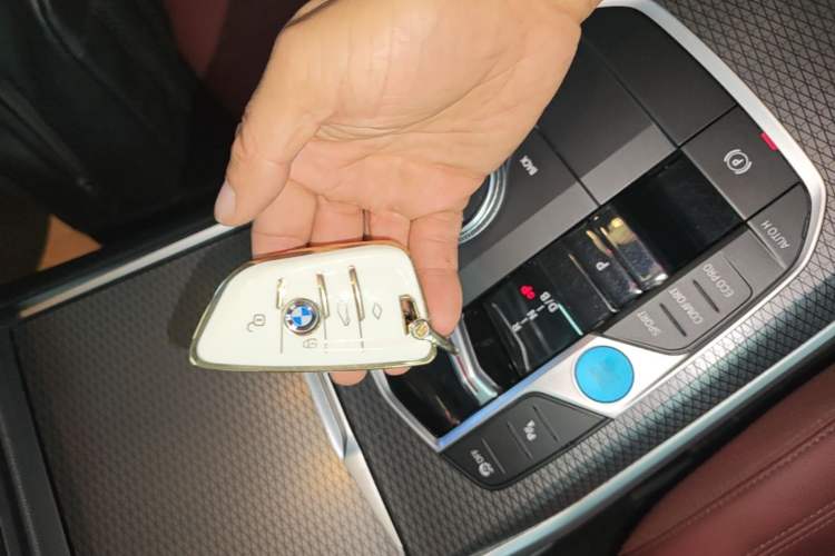 Used BMW i3 2023 eDrive 40 L Midnight Edition Vehicle Key