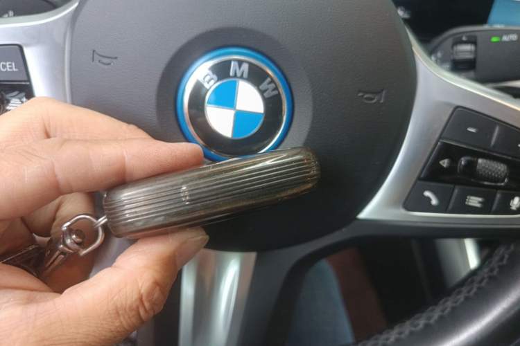Used BMW i3 2023 eDrive 40 L Midnight Sports Package Vehicle Key