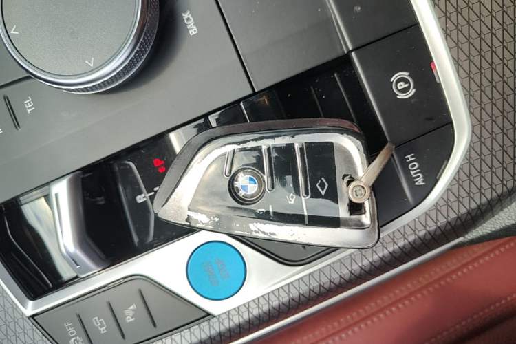 Used BMW i3 2023 eDrive 40 L Midnight Sports Package Vehicle Key