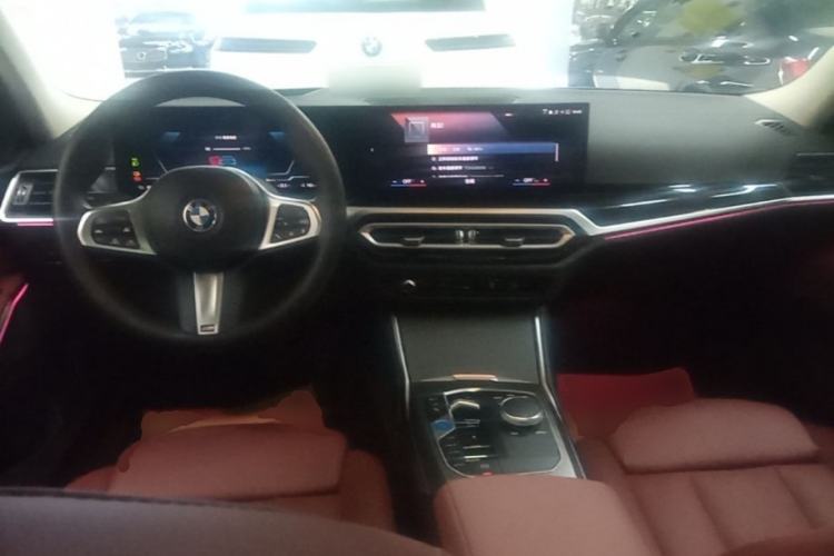 Used BMW i3 2023 eDrive 40 L Midnight Sports Package Center Console