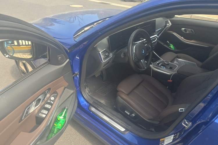 Used BMW i3 2023 eDrive 40 L Midnight Sports Package Driver Seat