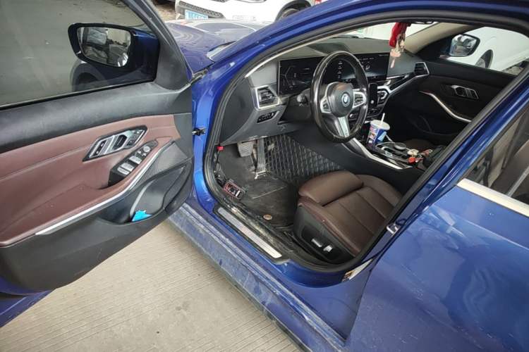 Used BMW i3 2023 eDrive 40 L Midnight Edition Driver Seat