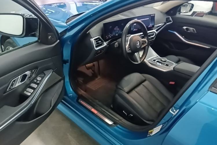 Used BMW i3 2023 eDrive 40 L Midnight Sports Package Driver Seat