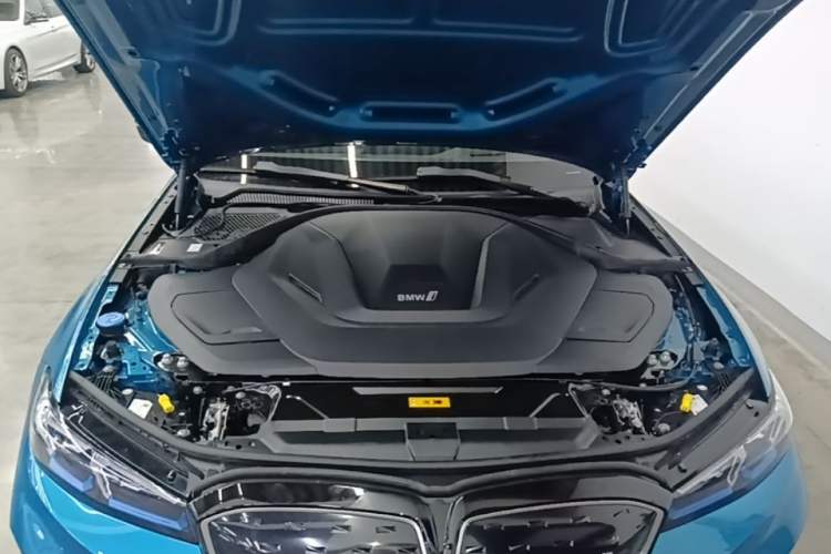 Used BMW i3 2023 eDrive 40 L Midnight Sports Package Engine Bay