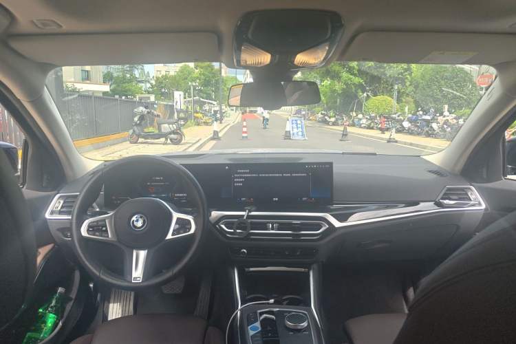 Used BMW i3 2023 eDrive 40 L Midnight Sports Package Headliner