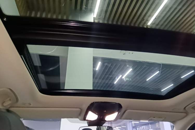 Used BMW i3 2023 eDrive 40 L Midnight Sports Package Headliner