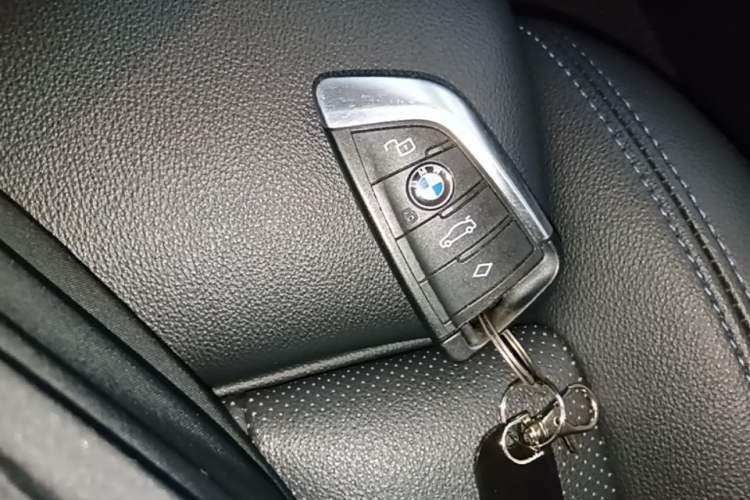 Used BMW i3 2023 eDrive 40 L Midnight Sports Package Interior 1
