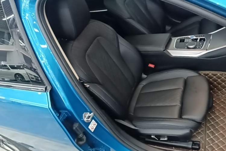 Used BMW i3 2023 eDrive 40 L Midnight Sports Package Right Front Seat