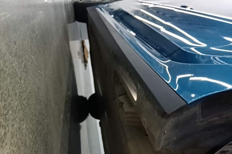 Used BMW i3 2023 eDrive 40 L Midnight Sports Package Right Side Sill