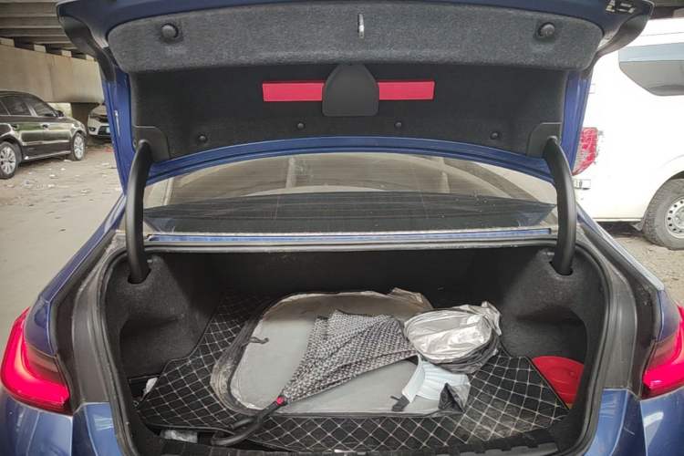 Used BMW i3 2023 eDrive 40 L Midnight Edition Trunk
