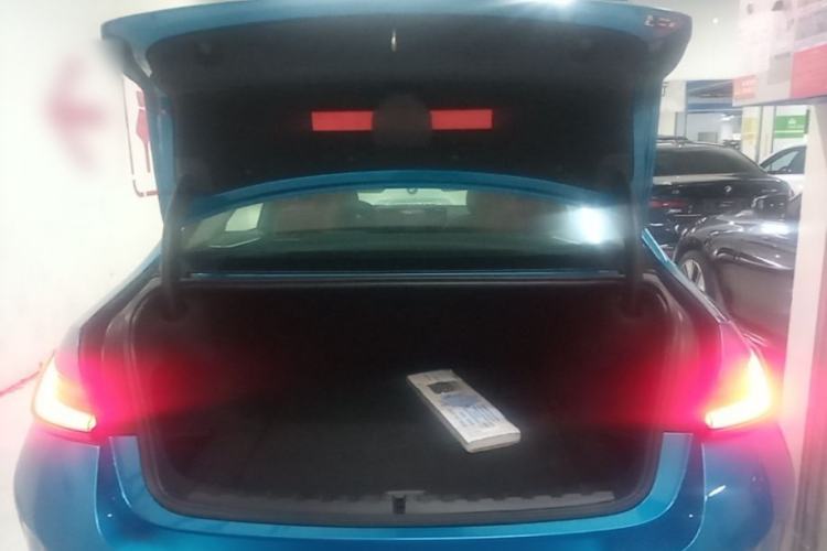Used BMW i3 2023 eDrive 40 L Midnight Sports Package Trunk