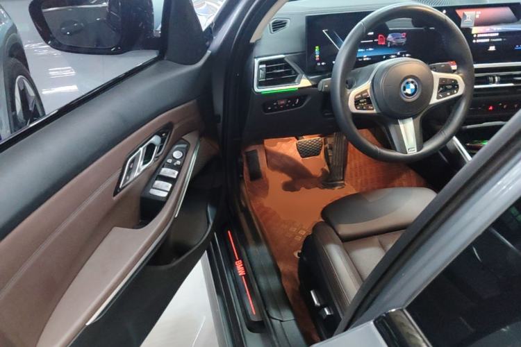 Used BMW i3 2023 eDrive 40 L Midnight Edition Driver Seat