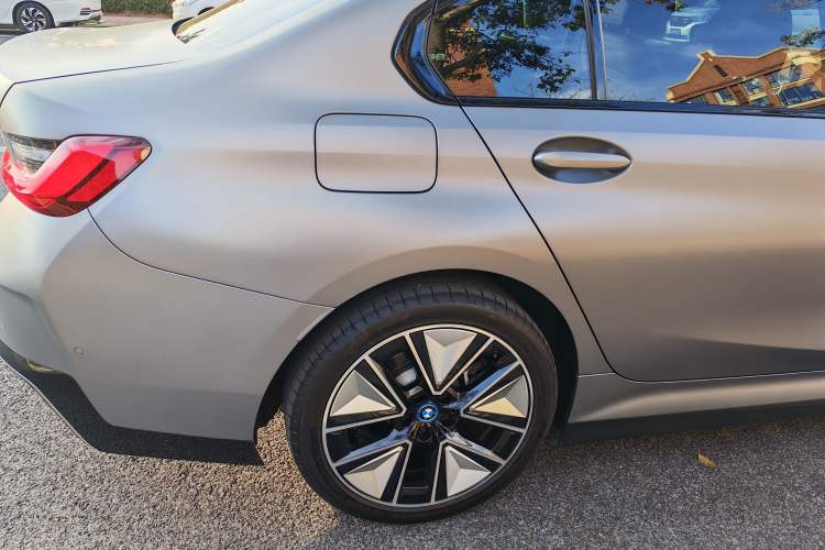 Used BMW i3 2023 eDrive 40 L Midnight Sports Package Exterior 3