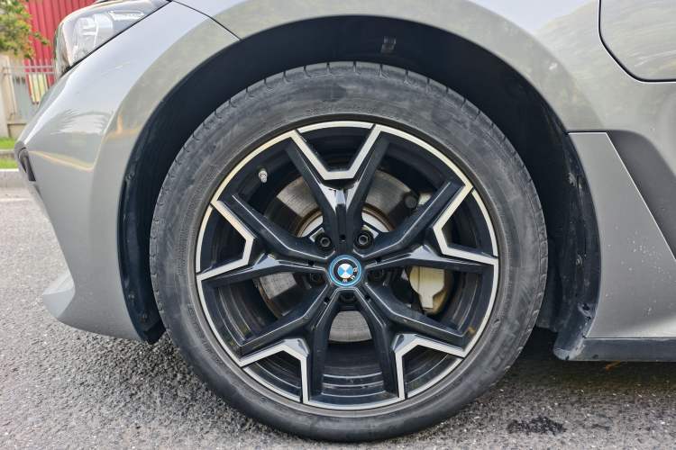 Used BMW i3 2023 eDrive 40 L Midnight Edition Exterior 6