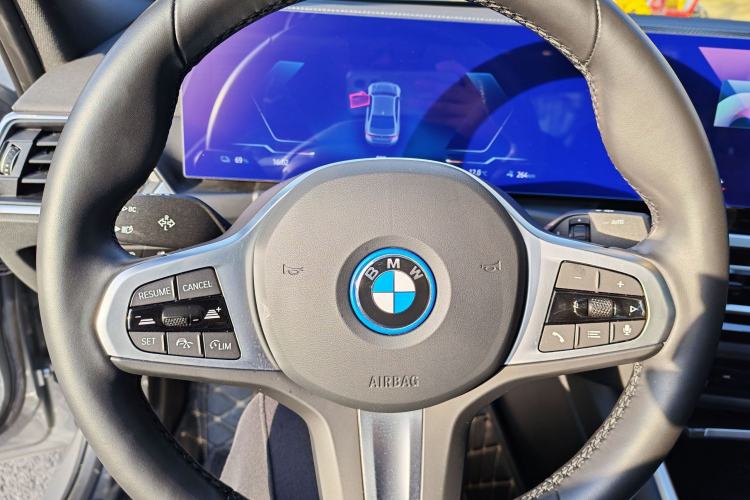 Used BMW i3 2023 eDrive 40 L Midnight Sports Package Interior 10
