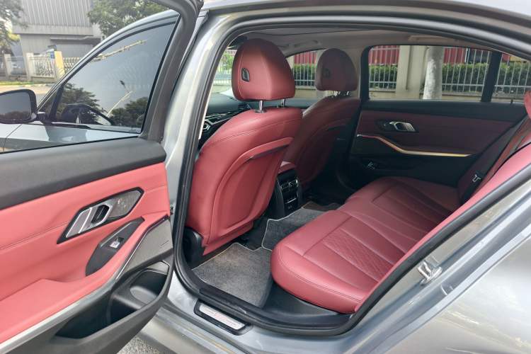 Used BMW i3 2023 eDrive 40 L Midnight Edition Interior 3
